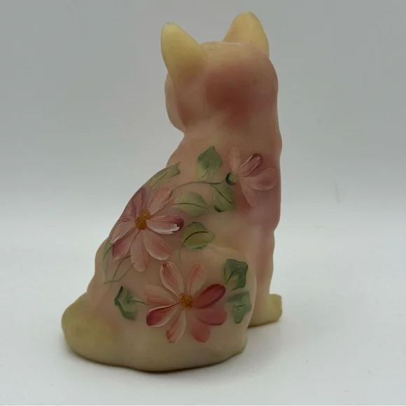 Fenton Burmese Sitting Cat Figurine with Handpainted and Roses Blue Eyes Glow - Picture 4 of 9